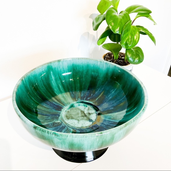 Vintage Other - Stunning BLUE MOUNTAIN POTTERY Decor Bowl